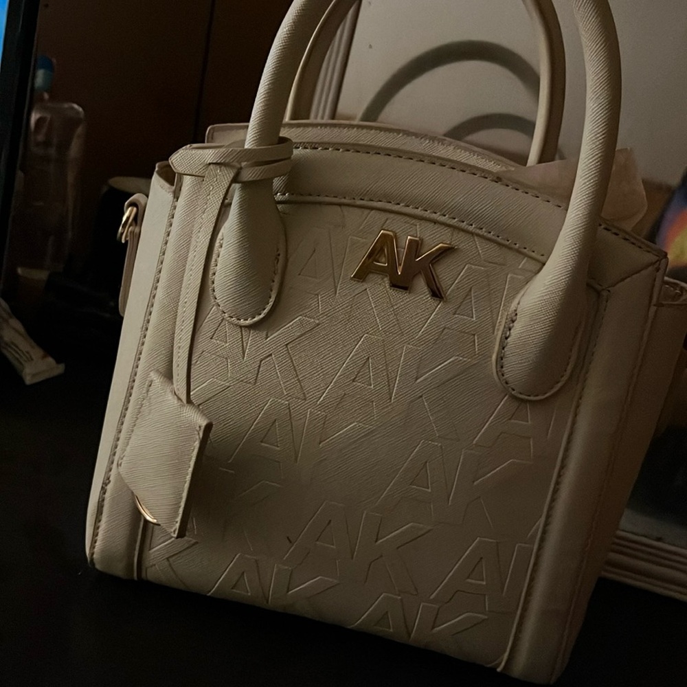White tote bag.